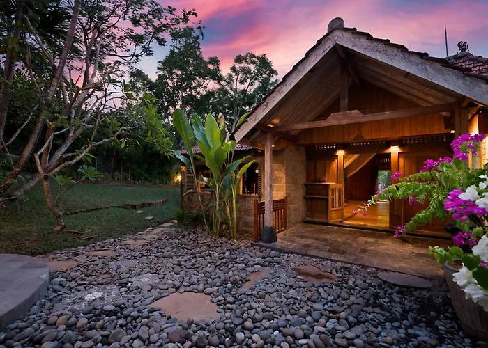 Kura Kura House Villa *